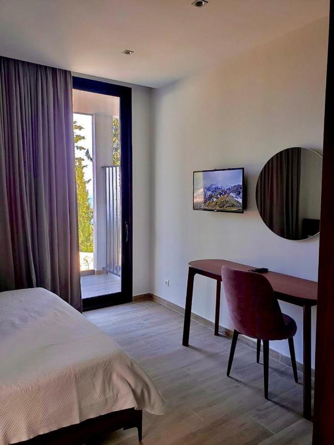 Summer Wine Boutique Hotel Dhërmi Esterno foto