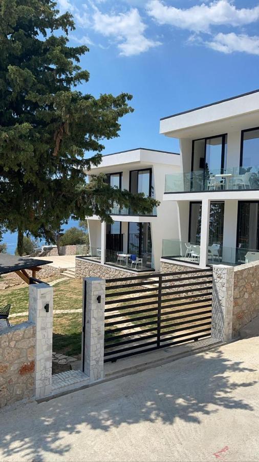 Summer Wine Boutique Hotel Dhërmi Esterno foto