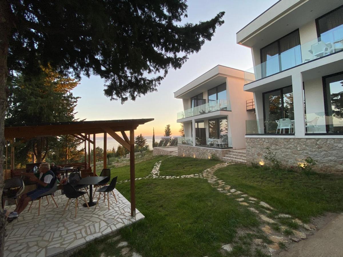 Summer Wine Boutique Hotel Dhërmi Esterno foto
