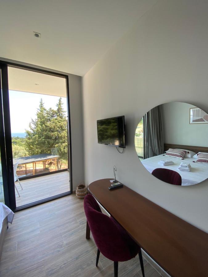 Summer Wine Boutique Hotel Dhërmi Esterno foto
