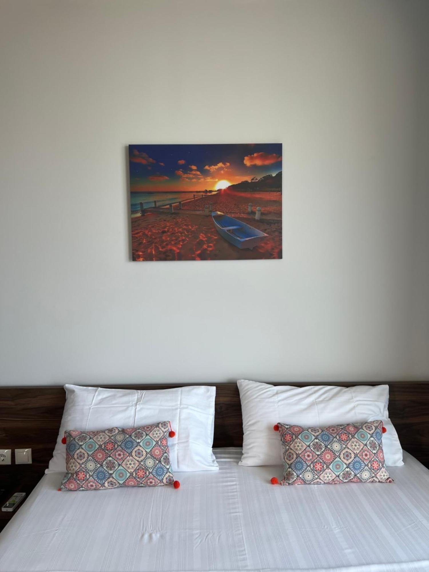 Summer Wine Boutique Hotel Dhërmi Esterno foto