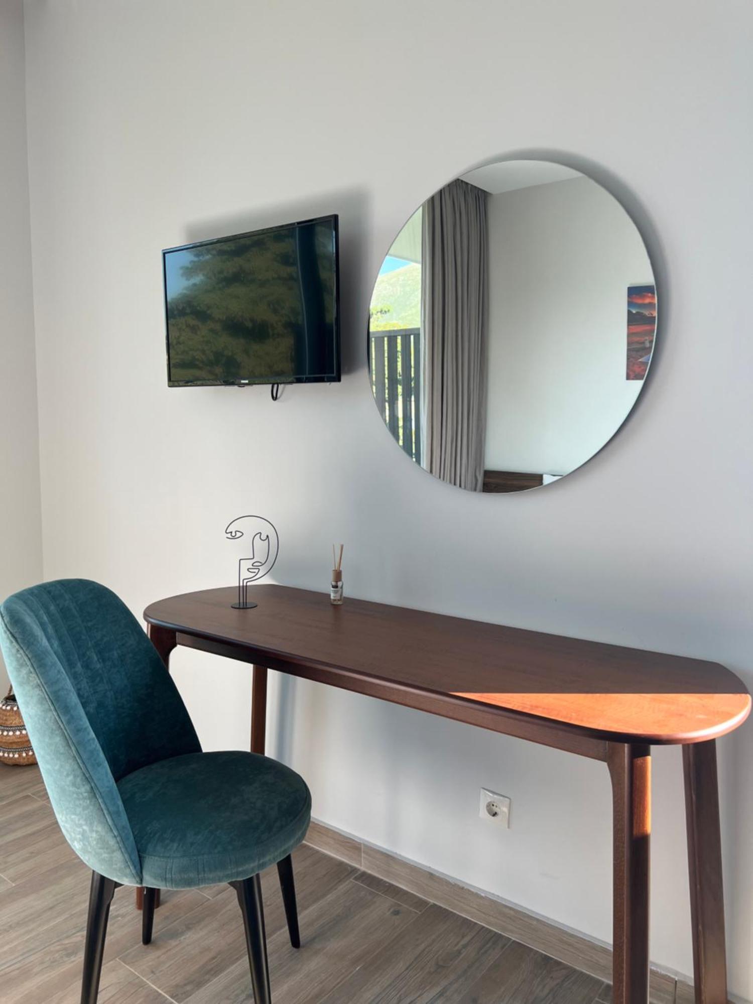 Summer Wine Boutique Hotel Dhërmi Esterno foto