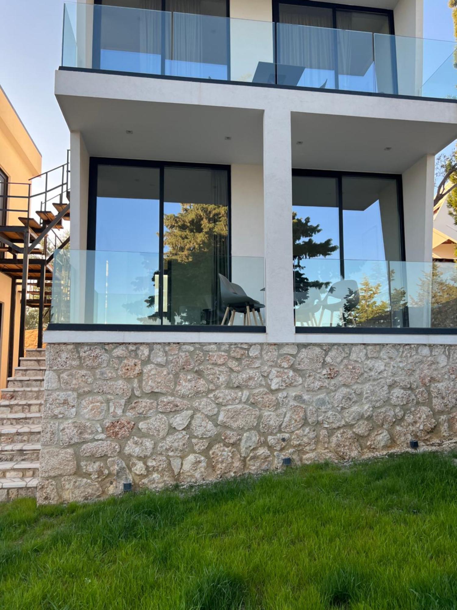 Summer Wine Boutique Hotel Dhërmi Esterno foto