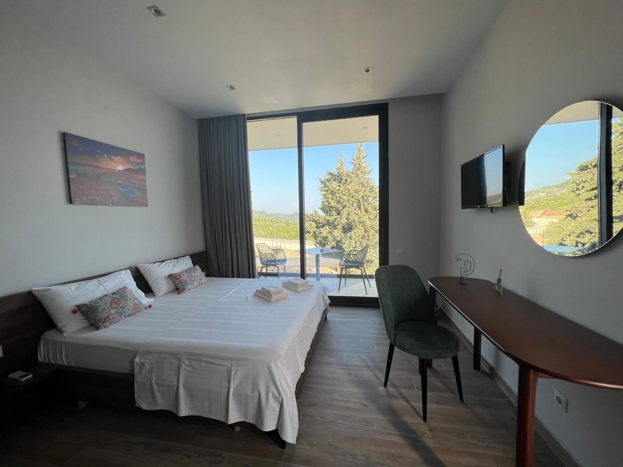 Summer Wine Boutique Hotel Dhërmi Esterno foto