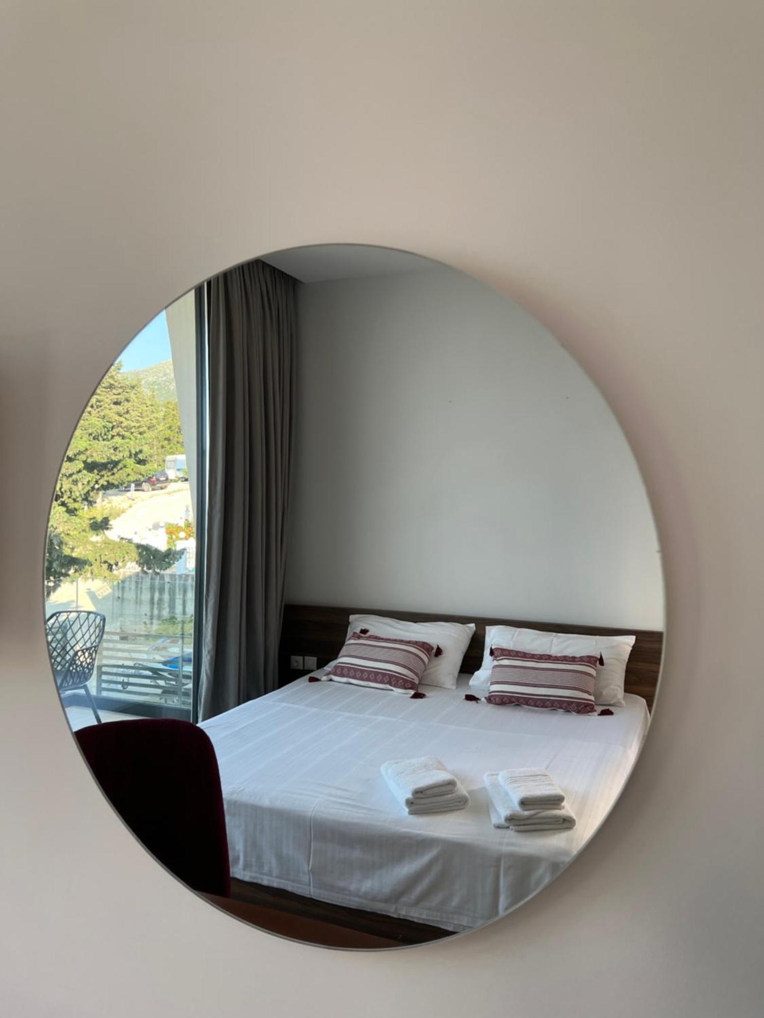 Summer Wine Boutique Hotel Dhërmi Esterno foto