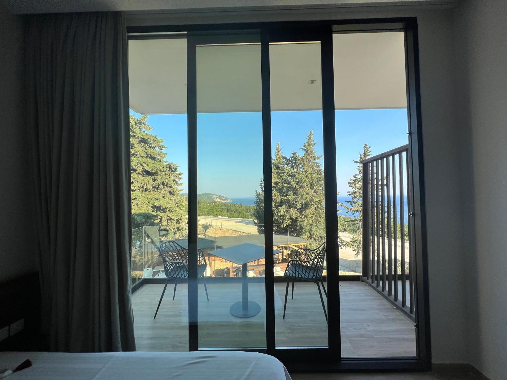 Summer Wine Boutique Hotel Dhërmi Esterno foto
