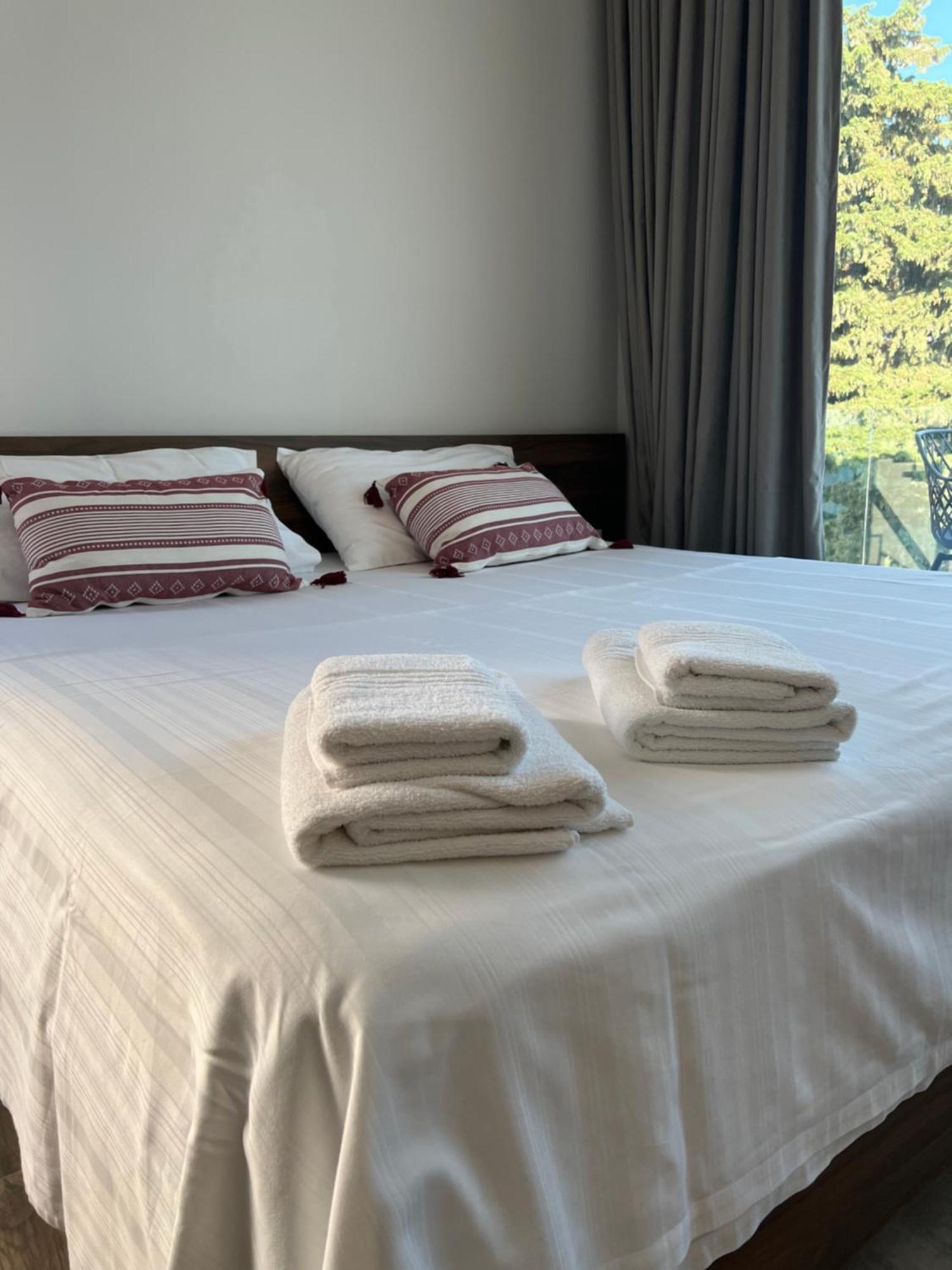 Summer Wine Boutique Hotel Dhërmi Esterno foto